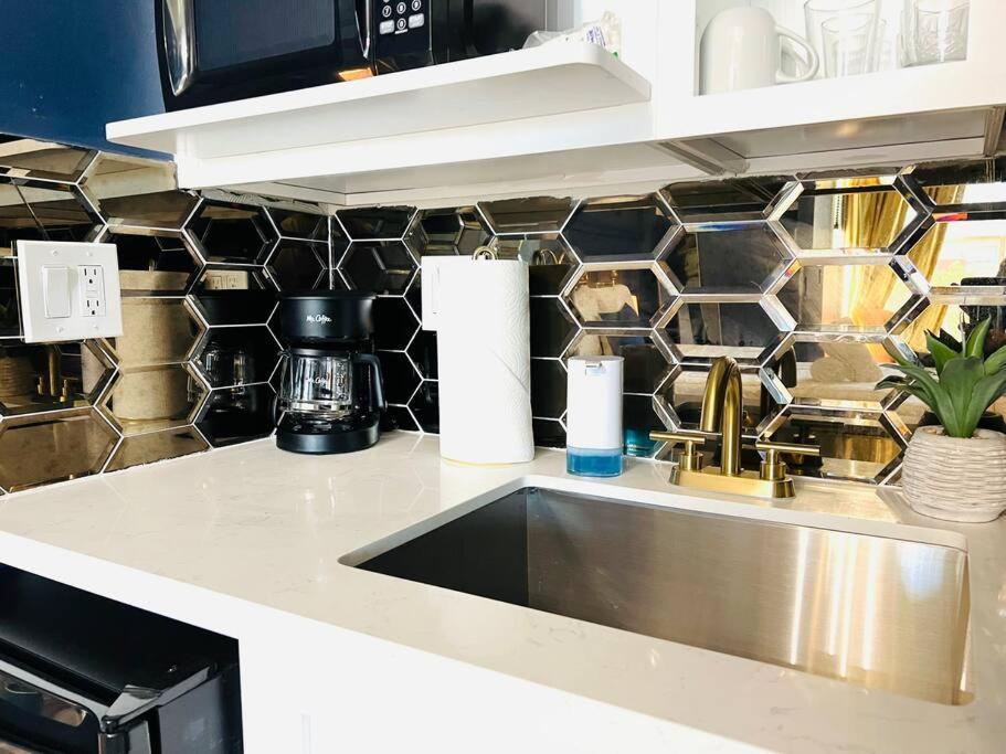דירות Modern Design Studio For Two Gaslamp District! Located In The Heart Of Downtown San Diego! מראה חיצוני תמונה